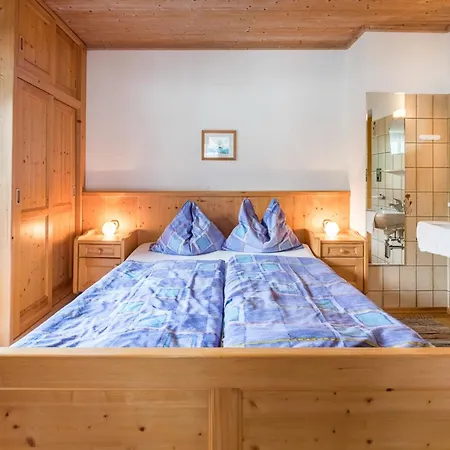 Vintage In Near Area 菲根