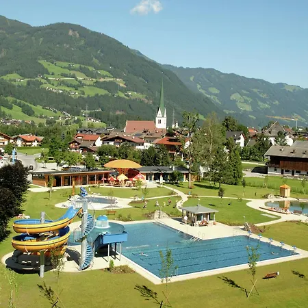 Vintage In Near Area 菲根