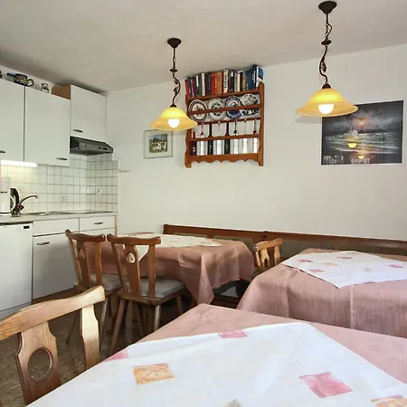 Vintage In Near Area Apartment